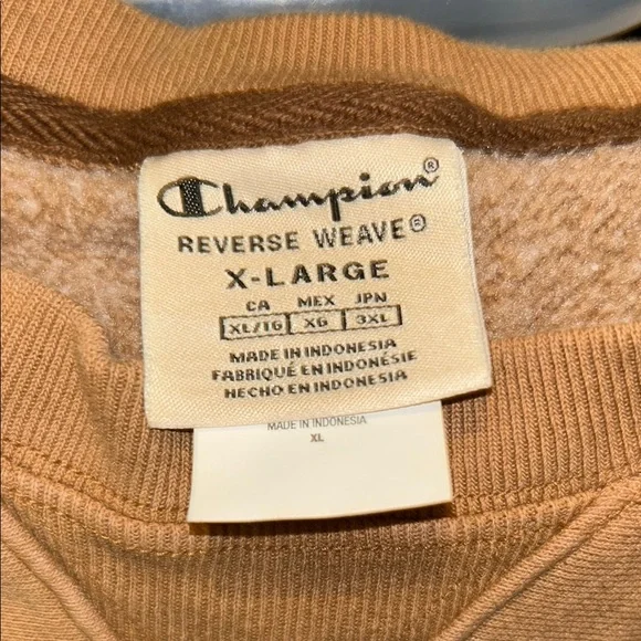 Women’s Reverse Weave Vintage Cropped Champion Crewneck - Picture 3 of 4